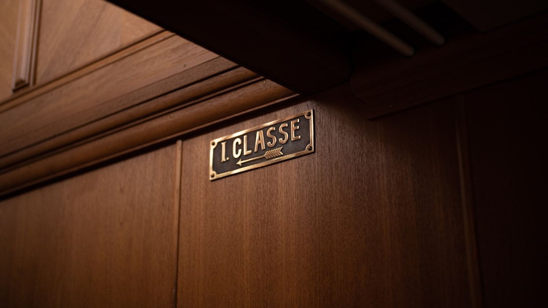 The advantages of working with a lawyer who knows local courts